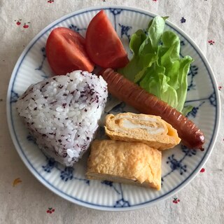 ゆかりおむすびの朝ごはん